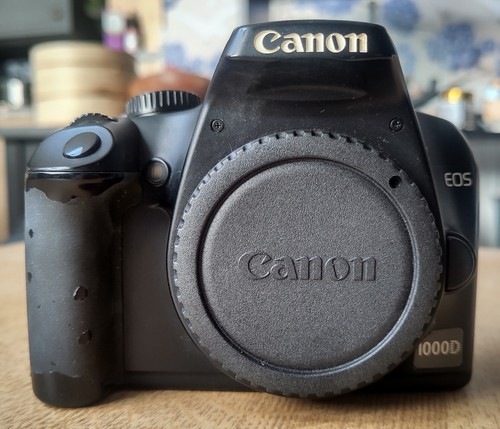 Canon eos 1000d mp - eos,