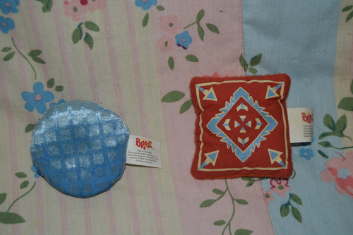 Vintage mga bratz - bratz, pillow