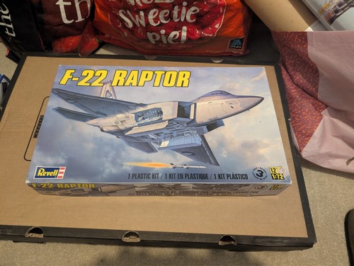 Revell lockheed f 22 - lockheed, f-22