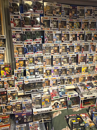 Large funko pop bundle - large,