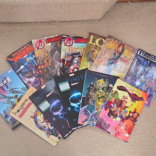 Large marvel comics - marvel, comics/graphic