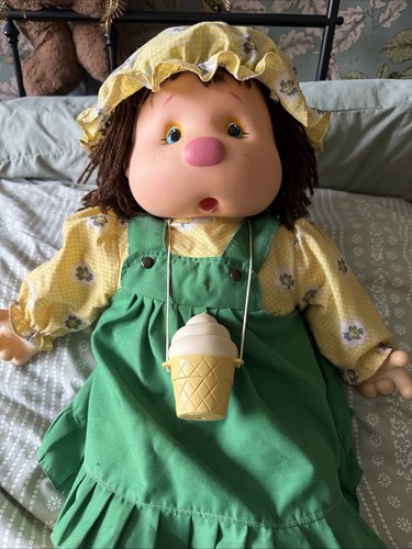 Vintage ice cream - ice, doll