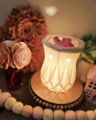 Scentsy full size alabaster - scentsy,