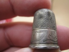 Antique White Metal Thimble