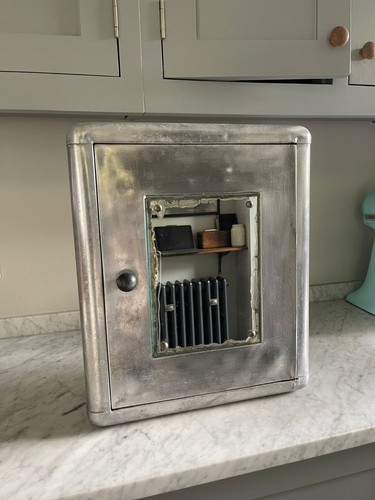 Mid century aluminium medicine - mid,