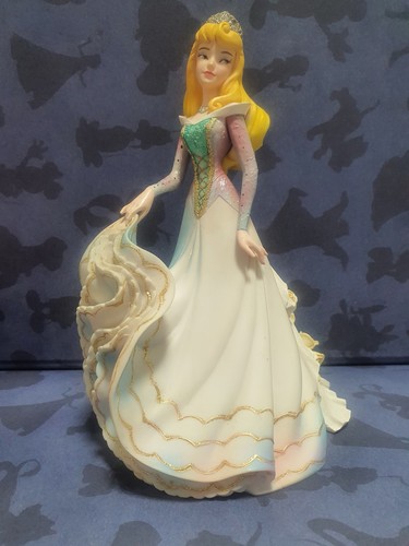 Aurora disney showcase - disney,