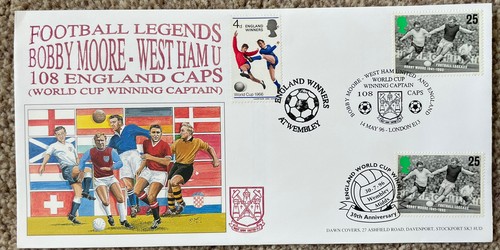 Football legends bobby - football,