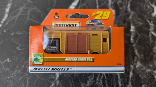 Matchbox bedford horse box - horse,