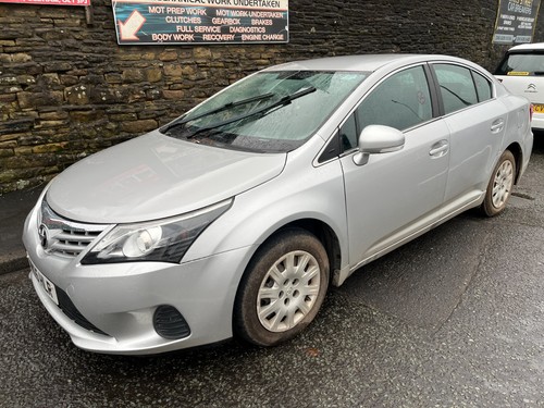 Breaking toyota avensis mk3 - avensis,