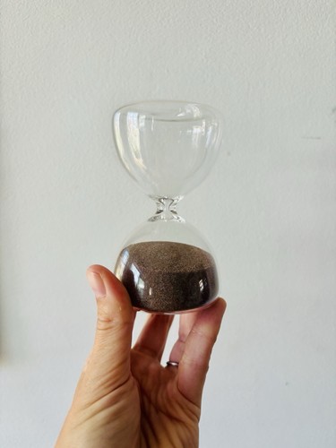 Small simple glass - simple, hourglass