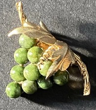 Krementz  1/20 14k Gold And Jade-like green stones Grape Brooch. 5.1 Grams.