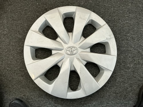 Toyota prius cap wheel trim - toyota,