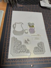 Elizabeth Craft Garden Notes Flower Jug Die & Fancy Corner Dies