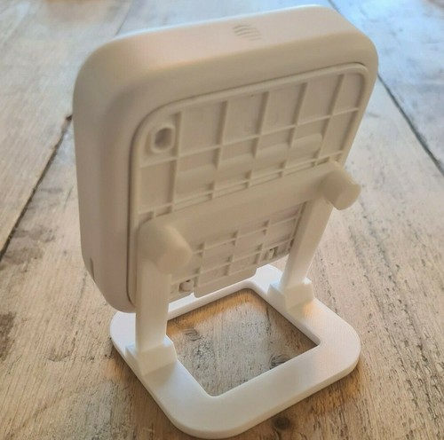 Table mount stand for hive - /,