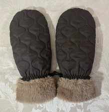 Beck Sondergaard - Makara Puff