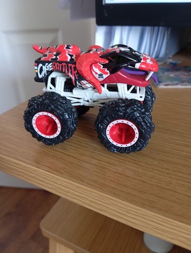 Hot wheels monster trucks - hot,