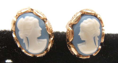 Vtg avon stud - earrings, gold