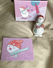 NAO Flaky's World Winter Porcelain SNOWMAN w Present- SURPRISE! (Para ti)- Boxed