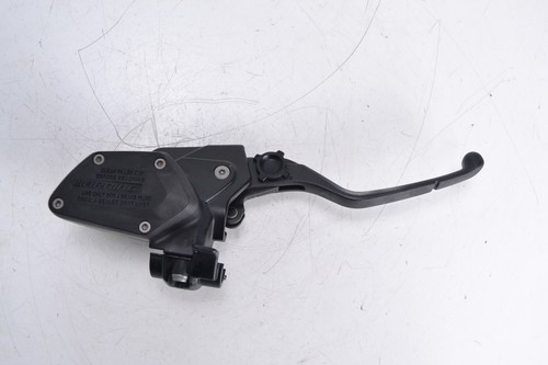 Front brake master cylinder