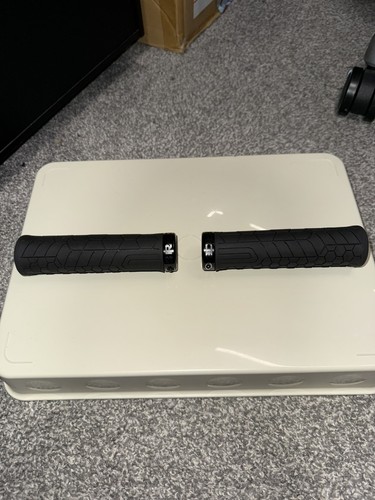 Race face getta - grip, lock-on