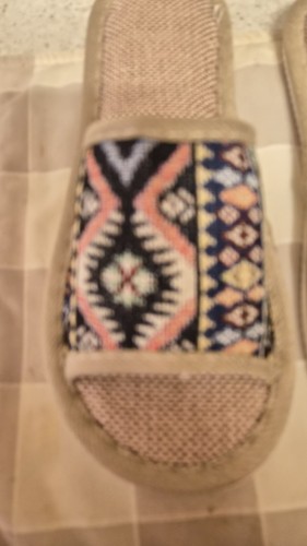 Size and half slippers - size, 6