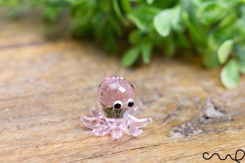 Miniature pink glass octopus - miniature,