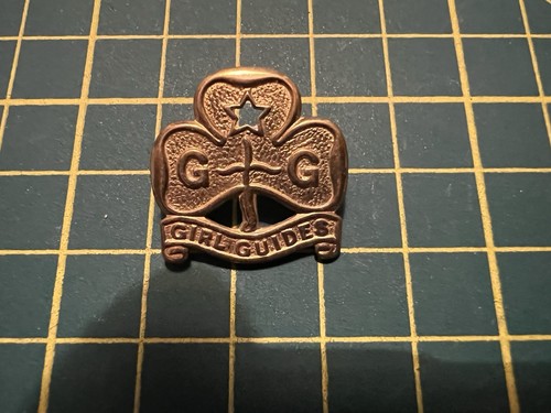 Vintage girl guide - guide, metal