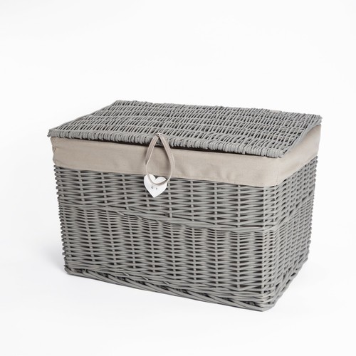 Painted wicker trunk baby - wicker,