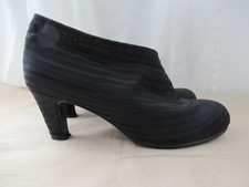 United nude fold black - nude, hi