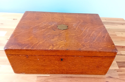 Large antique tier oak - large, 3