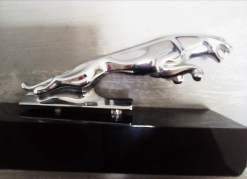 Jaguar leaper desk item - jaguar,