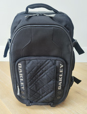 Vintage Oakley 39L Black Carry On Roller Bag Luggage Case