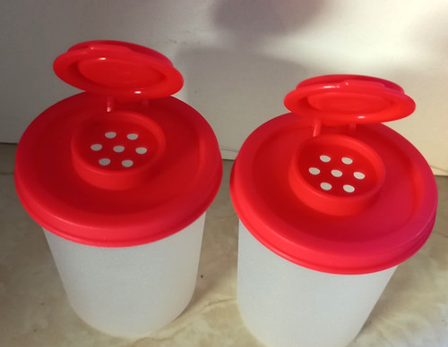 Transparent seasoning shakers - seasoning,