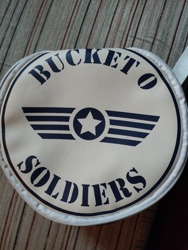 Toy story bucket soldiers - story, o