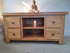 Beautiful Solid Oak Unit/TV stand With 4 Drawers & 2 Shelves in great condition