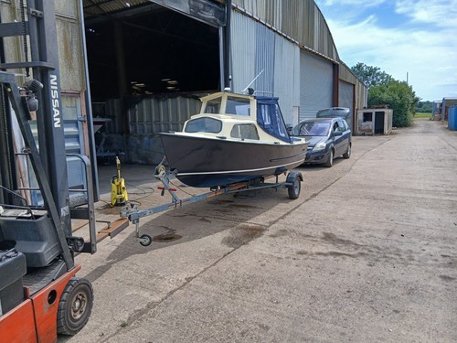 Fishing runabout boat - /runabout,