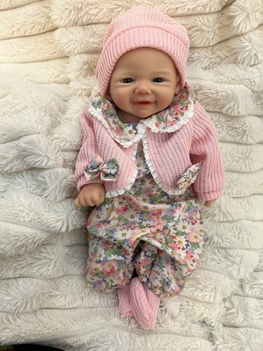 Reborn preemie awake full - awake,