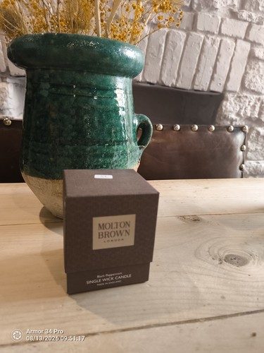 Molton brown candle - molton,