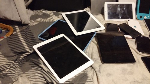Job lot mobile phones - , laptops