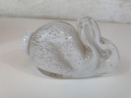 Wedgwood white flecked glass - flecked,