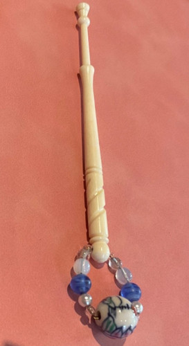 Vintage bone lace - , bobbin