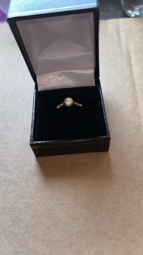 Carat solitaire diamond - 18,