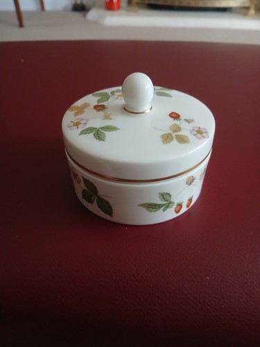 Wedgwood wild strawberry - wedgwood, fine