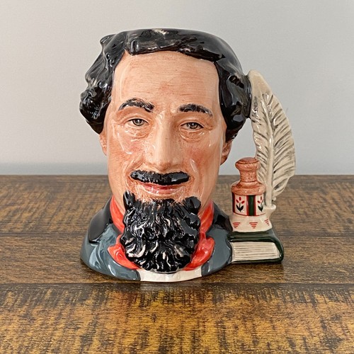 Royal doulton small toby - royal,