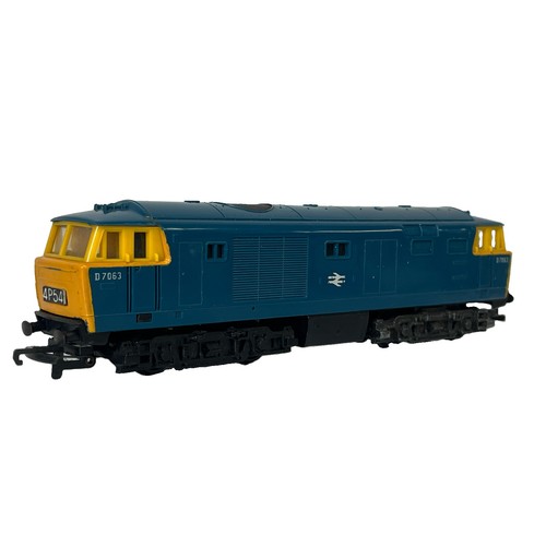 Working hornby r758 class - working, oo