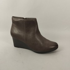Clarks Boots Womens Size 7 E