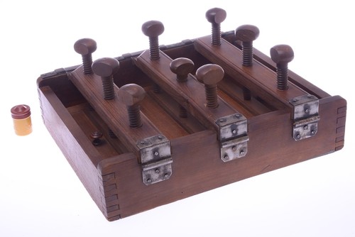 Antique wood contact - ✅,