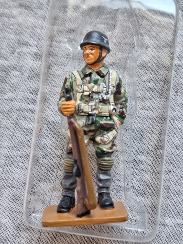 German paratrooper 1944 del - paratrooper,