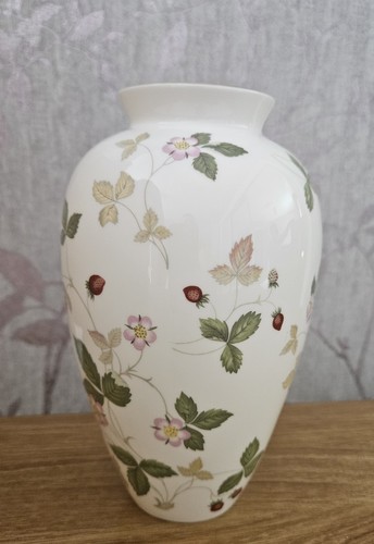 Wedgwood wild strawberry fine - wedgwood,