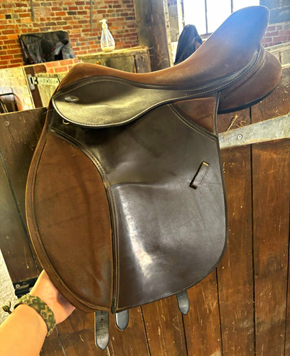 Brown thorogood cob saddle